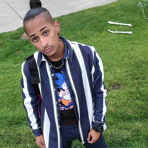 Meet your Posher, Michael 🌺🏝 - Picture 7 of 16